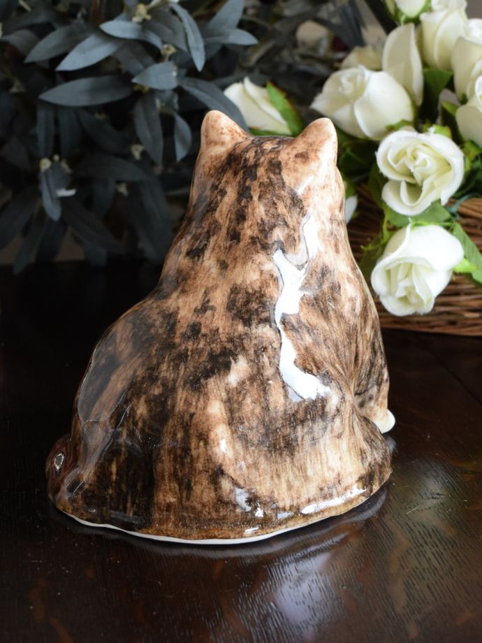 イギリス生まれの猫の置物