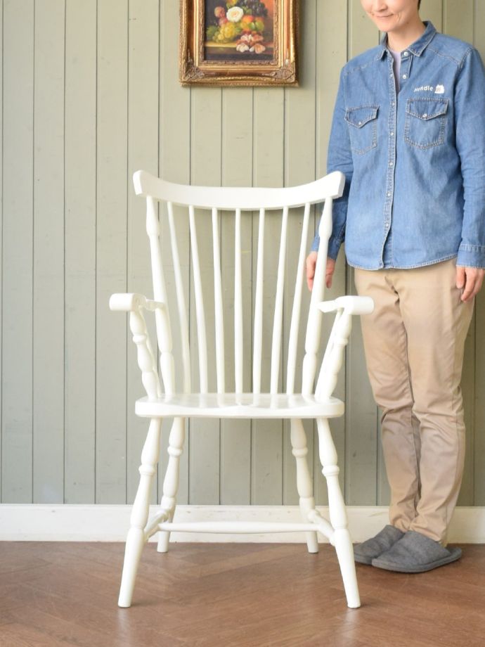 アンティークのアームチェア