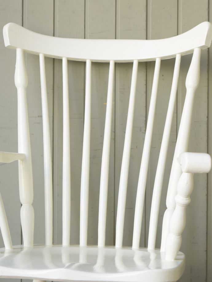 アンティークチェアの背もたれ