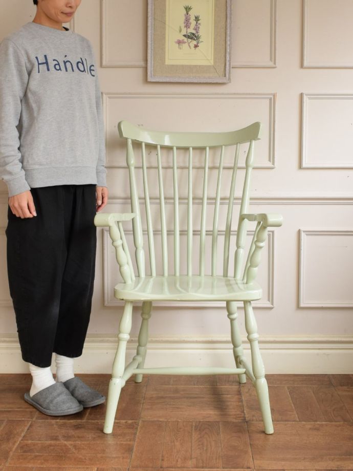 アンティークのアームチェア