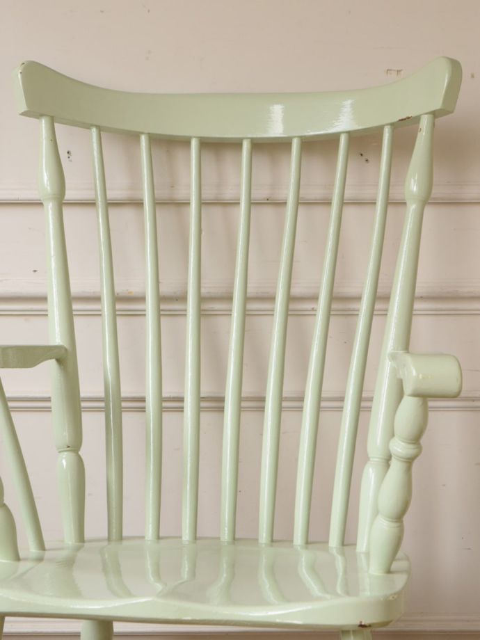 アンティークチェアの背もたれ