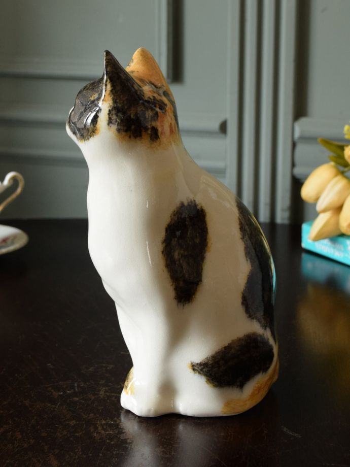 イギリス生まれの猫の置物