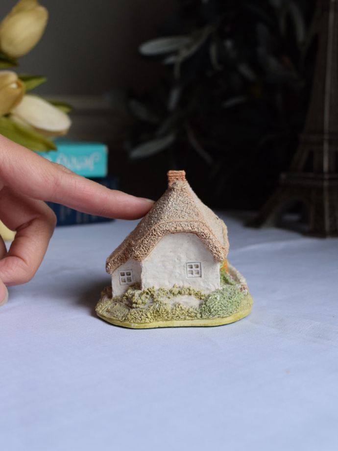 イギリスから届いた可愛いお家型のオブジェ、Lilliput Lane(リリパット