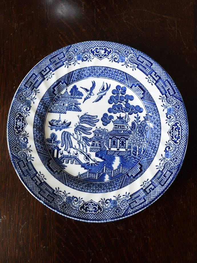 英国アンティークのおしゃれな食器