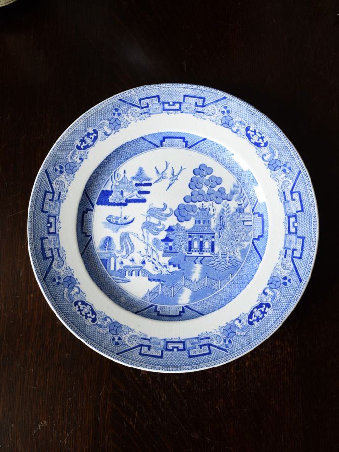 英国アンティークのおしゃれな食器