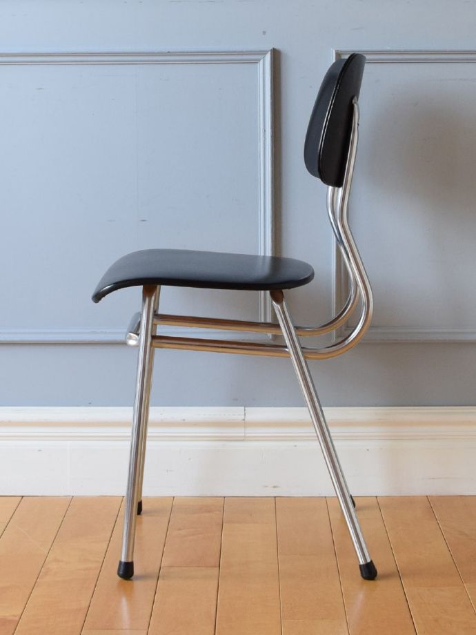 ビンテージチェアの側面