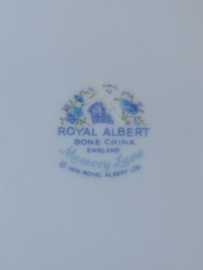 ロイヤルアルバートのバックスタンプ