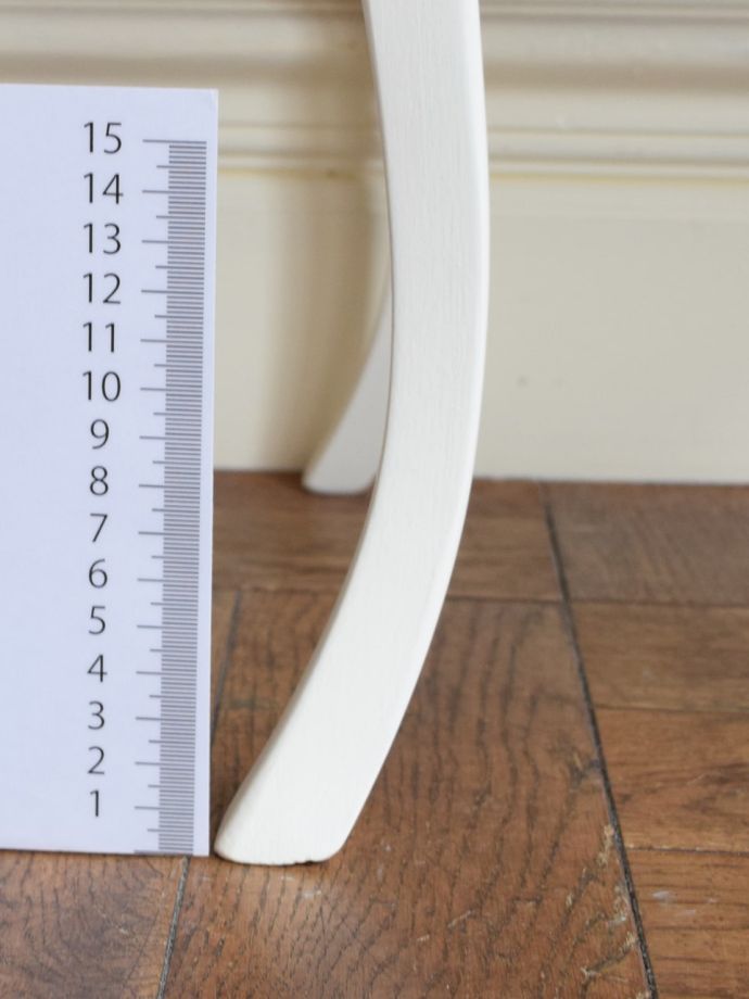 アンティークチェアの脚