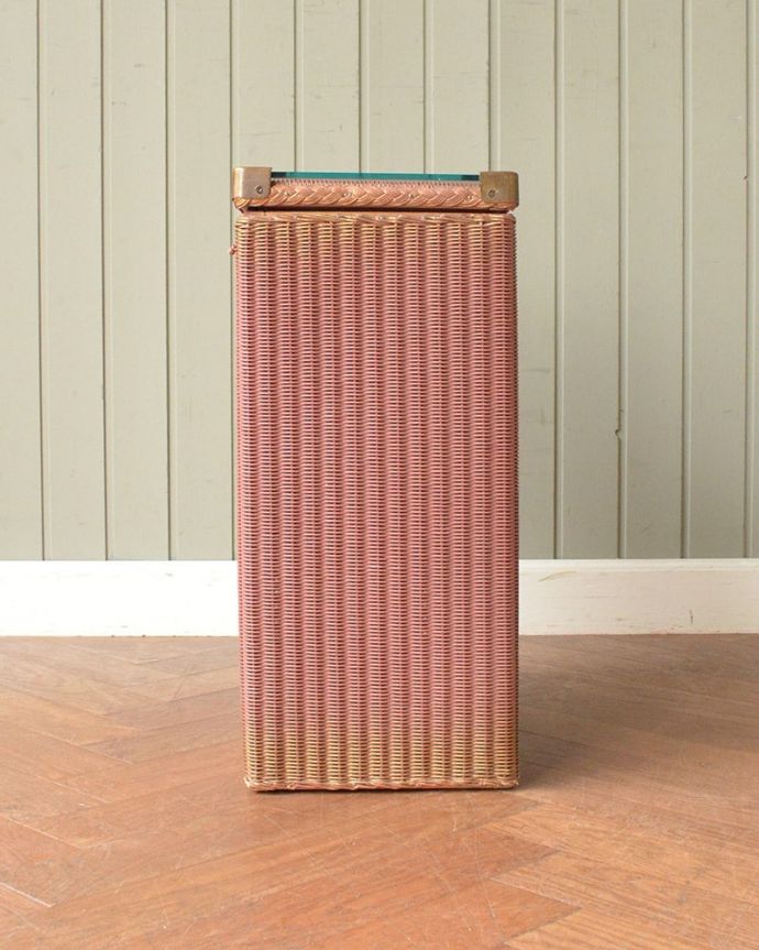 ロイドルームボックスの側面