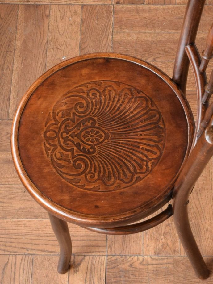 ベントウッドチェアの座面