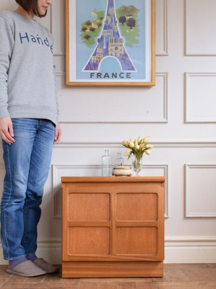 北欧スタイルのビンテージキャビネット