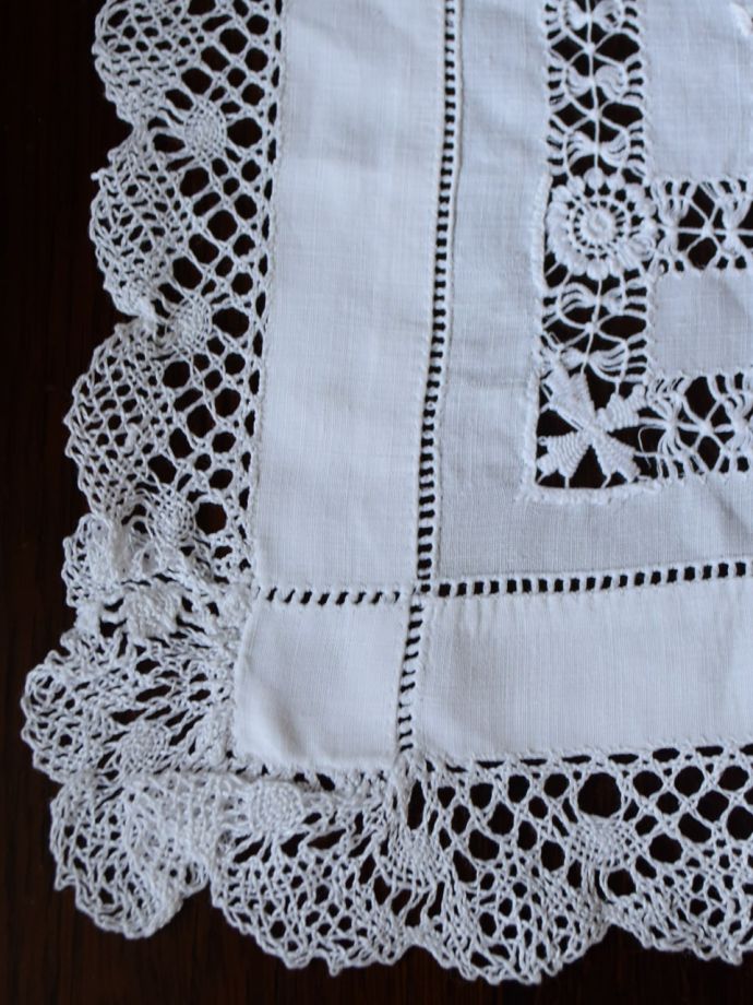 フランスから届いた華やかなアンティーク雑貨、スクエア型のおしゃれな