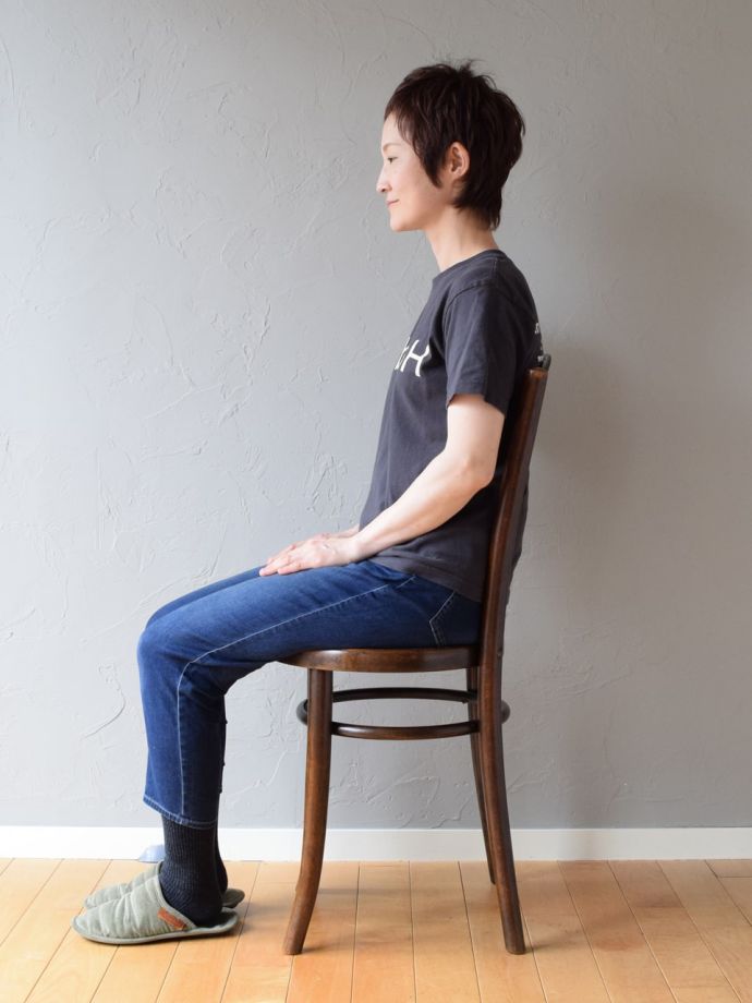 ベントウッドチェアの側面