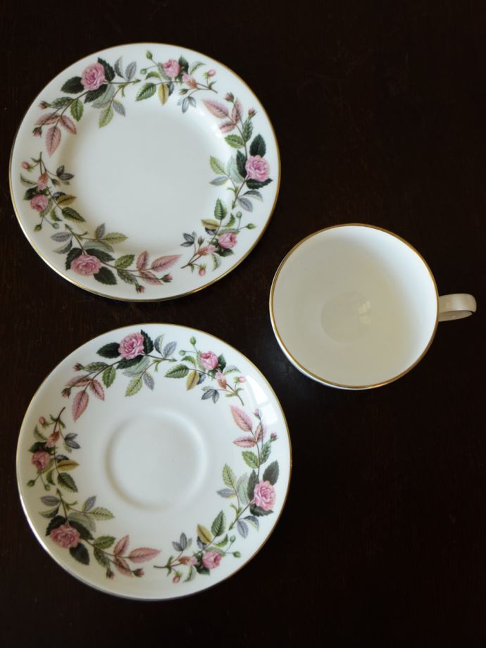 英国アンティークのおしゃれな食器