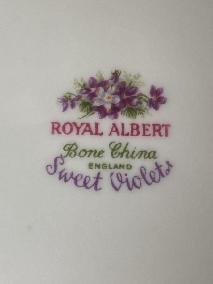 ティーポットのバックスタンプ