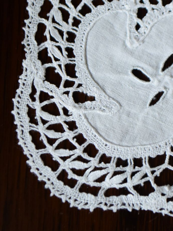 アンティークのドイリー