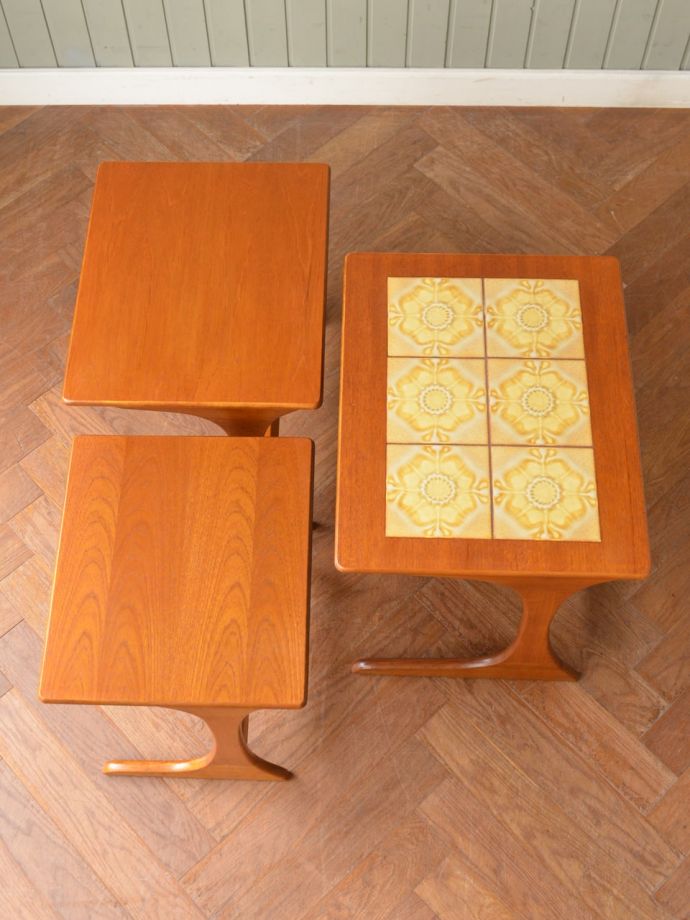 G-PLANのネストテーブルの天板