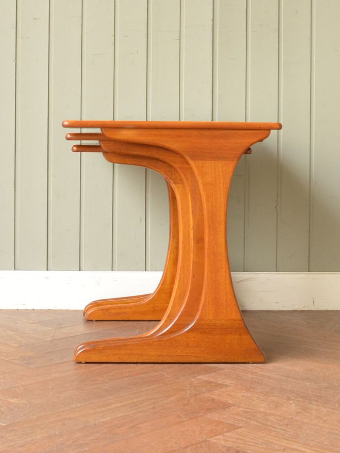 G-PLANのテーブルの側面