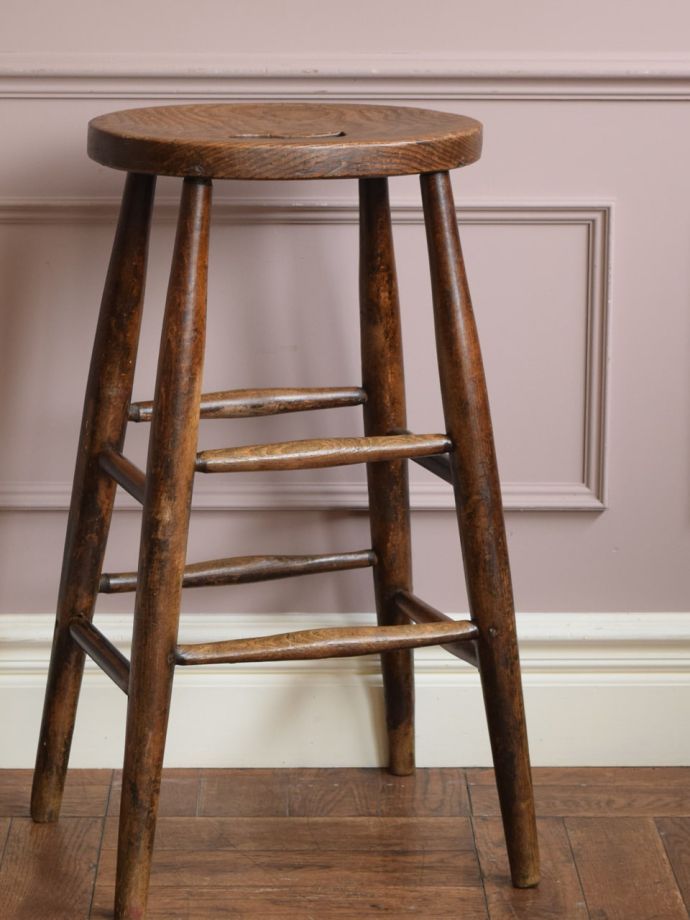 おしゃれなアンティークスツール