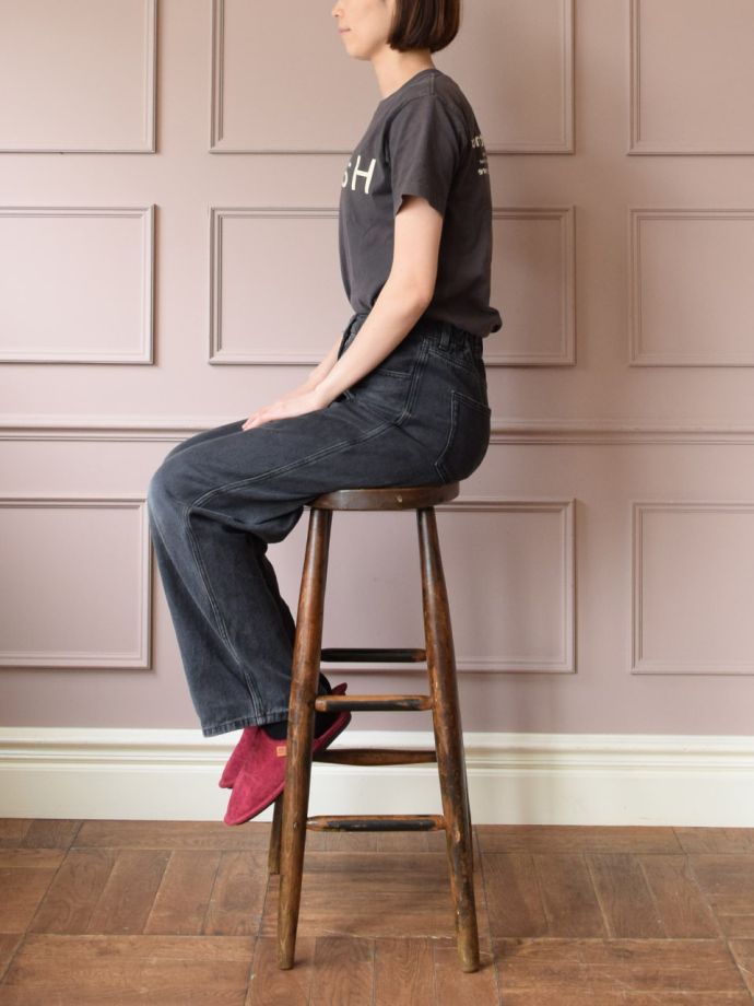 アンティークスツールの側面