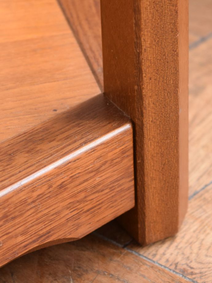 ビンテージテーブルの足