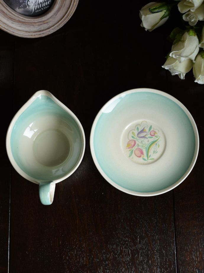 スージークーパー（Susie Cooper）のビンテージ食器、ドレスデン