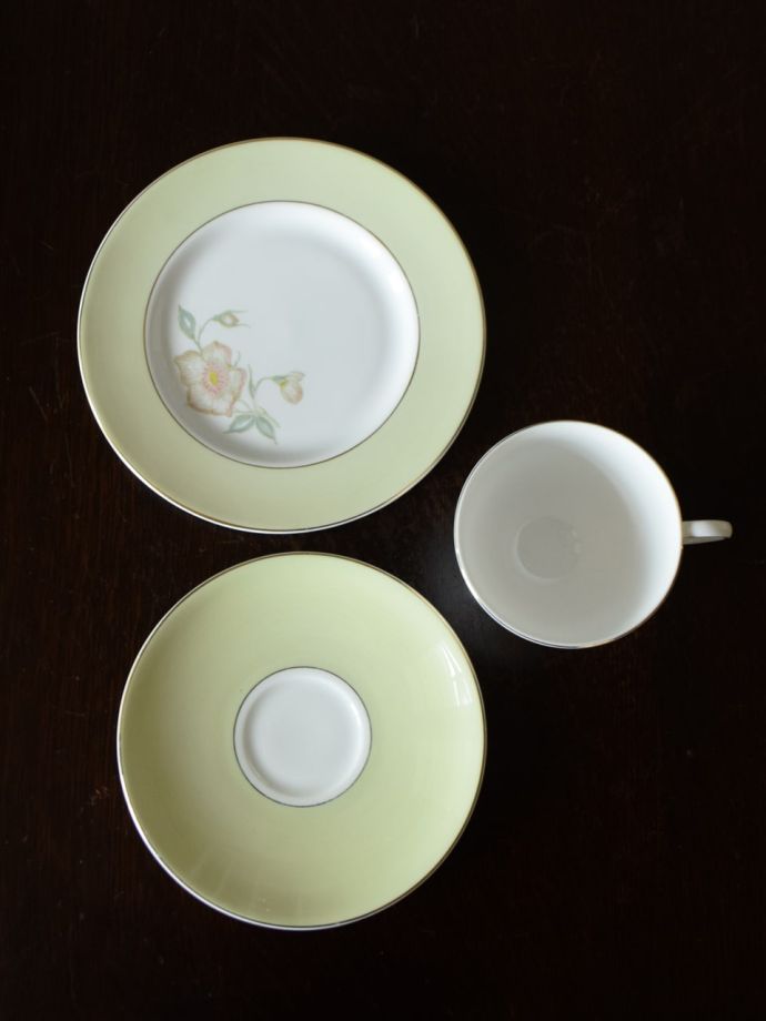 英国アンティークのおしゃれな食器