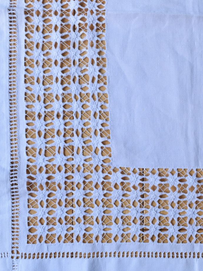 アンティークのクロス