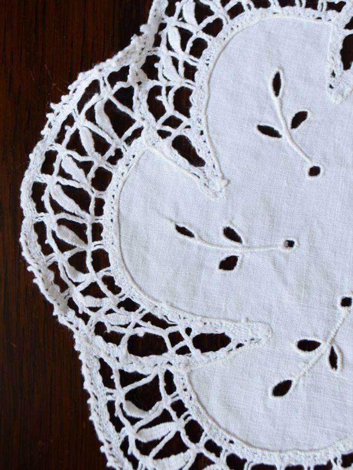 アンティークのドイリー