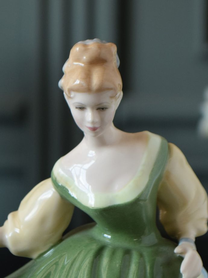 アンティークのフィギュリン