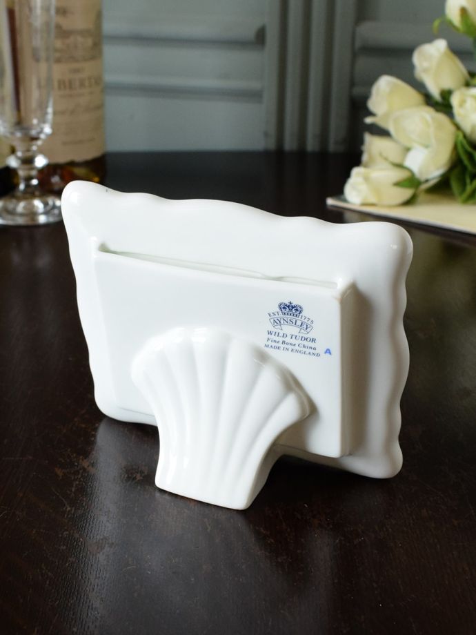 エインズレイのアンティークフォトフレーム、wild tudor（ワイルド