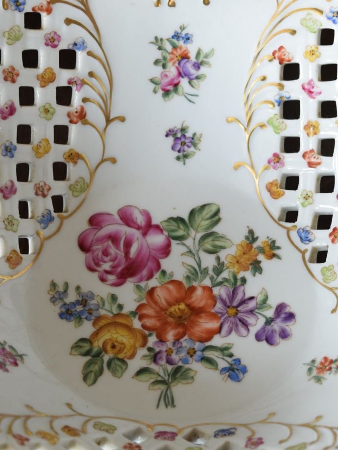 ドレスデンのアンティークの陶磁器