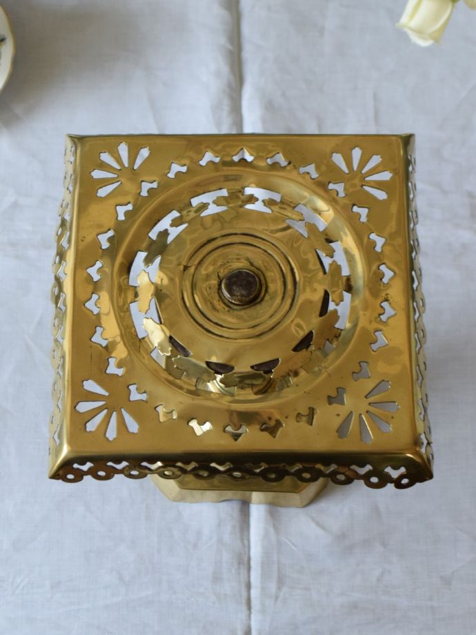 アンティークの真鍮ケトルスタンド