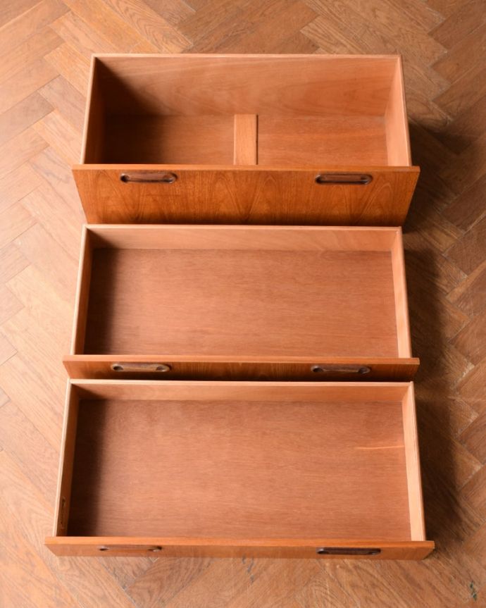 アンティークのチェスト　アンティーク家具　60's　チェスト　引き出しの中もキレイに修復しました。(m-714-f)