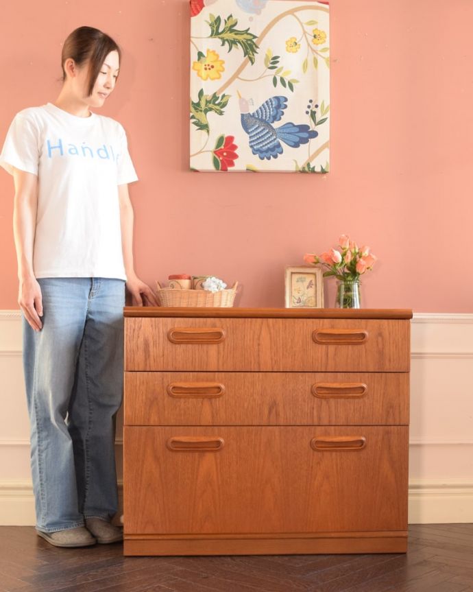 ビンテージのおしゃれなチェスト