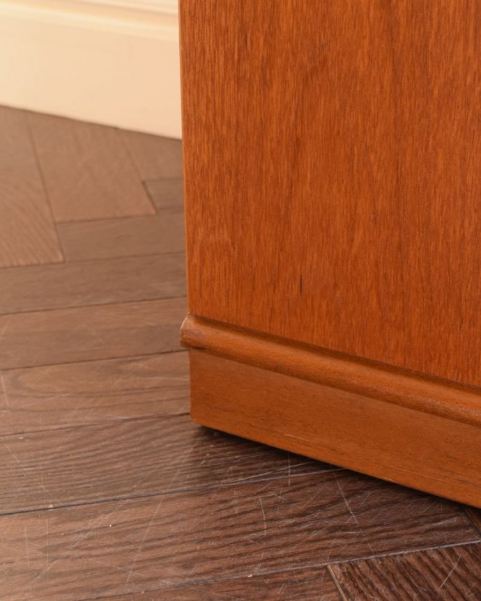 ビンテージチェストの脚