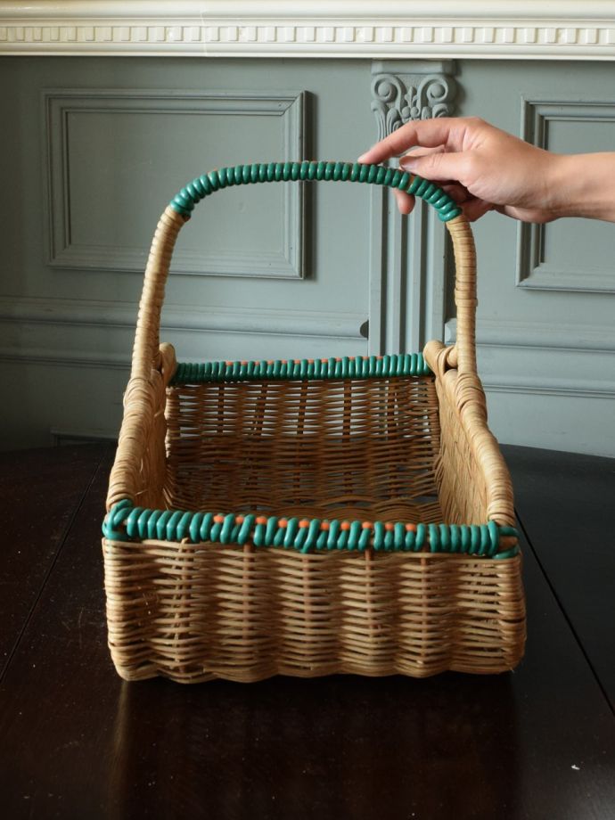 おしゃれな持ち手付きパニエ