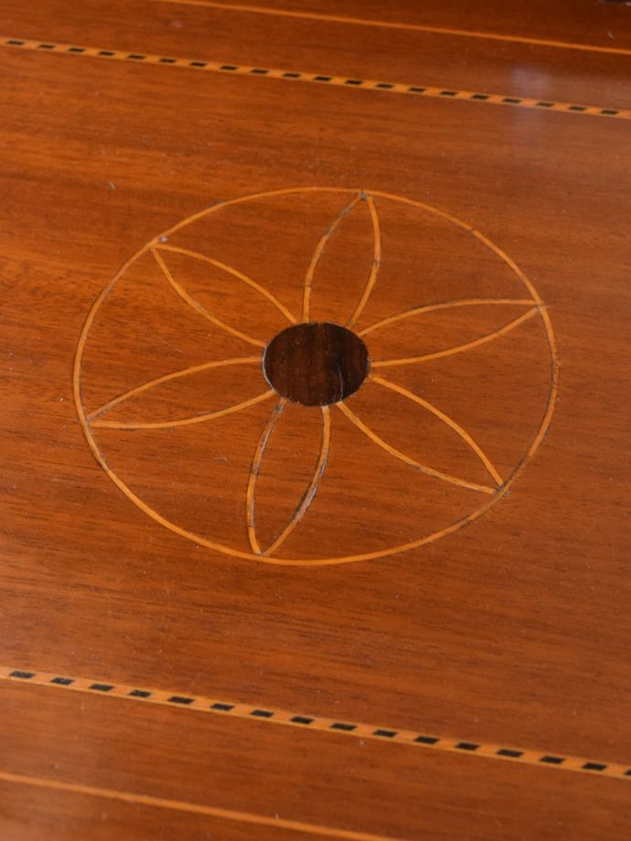 アンティークのトレイ