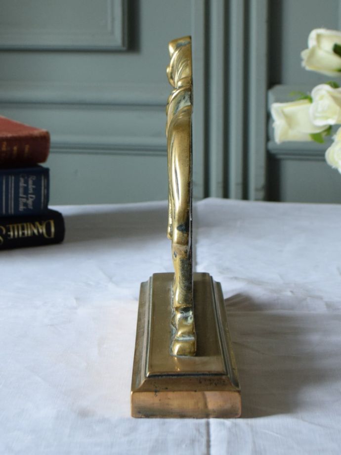 アンティークの真鍮オブジェ