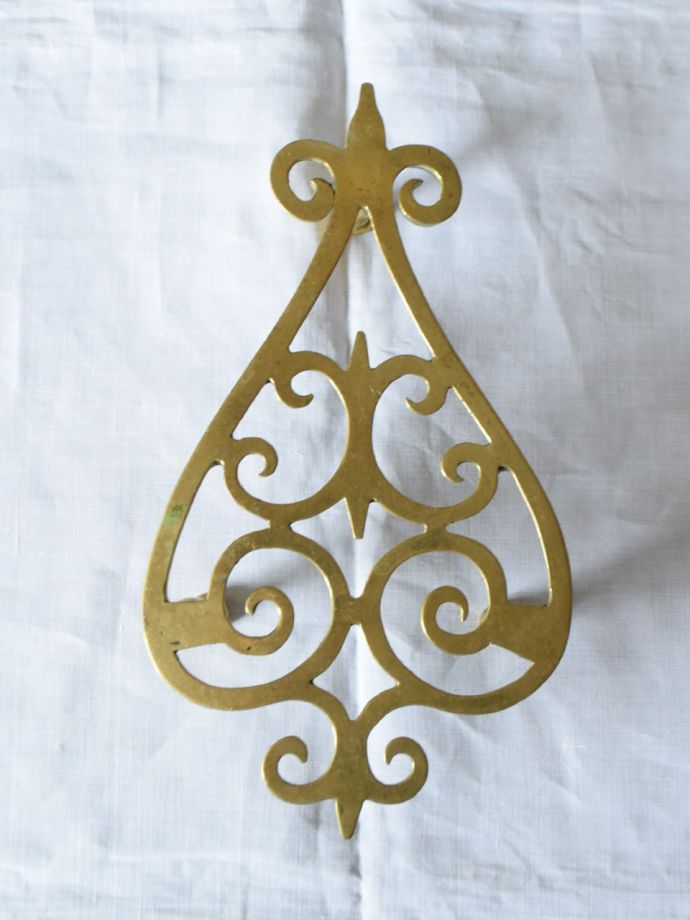 アンティークの真鍮トリベット