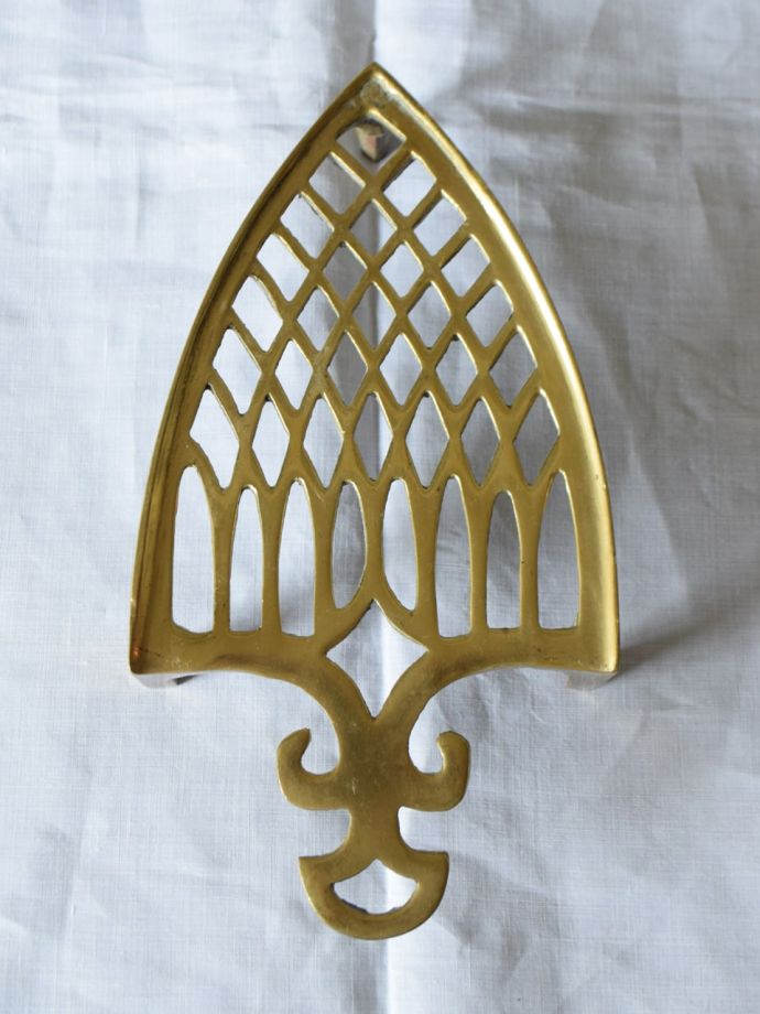 アンティークの真鍮トリベット