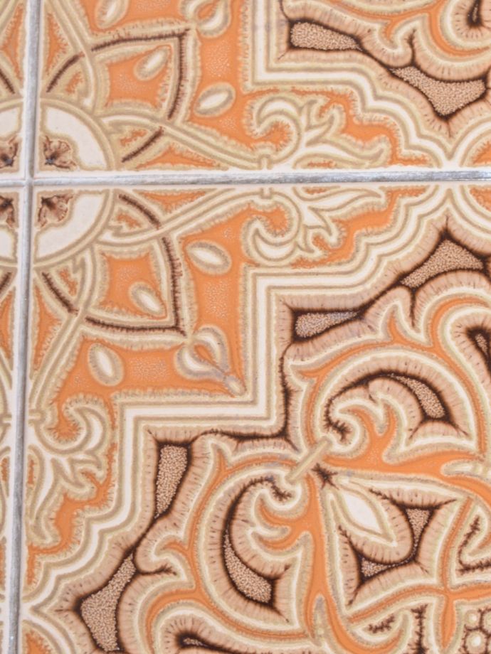 ビンテージテーブルのタイル