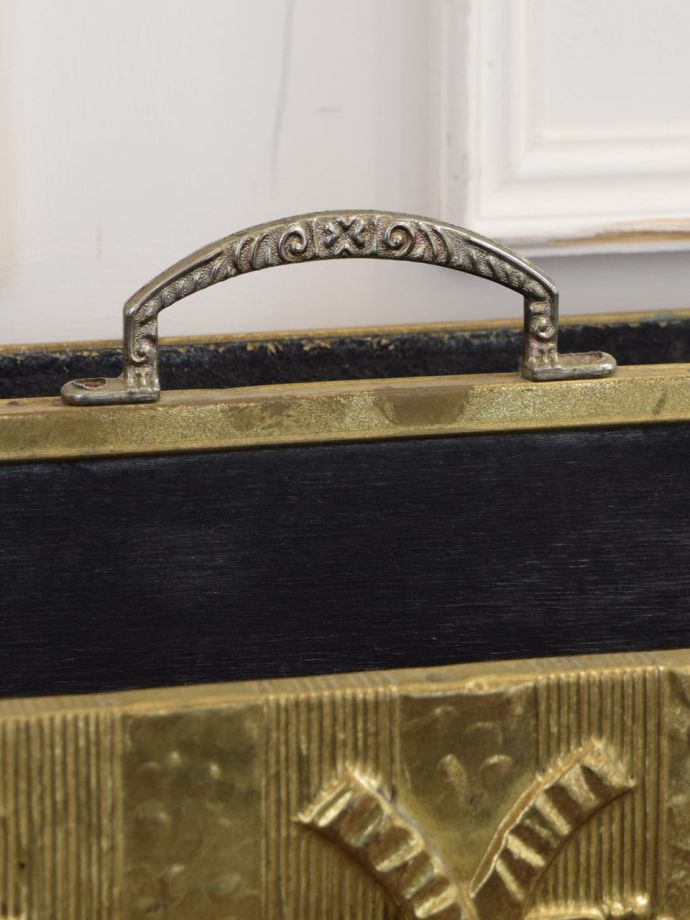 マガジンラックの持ち手