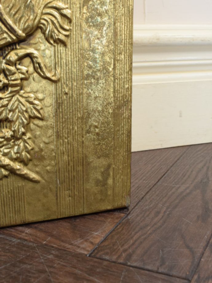 マガジンラックの脚