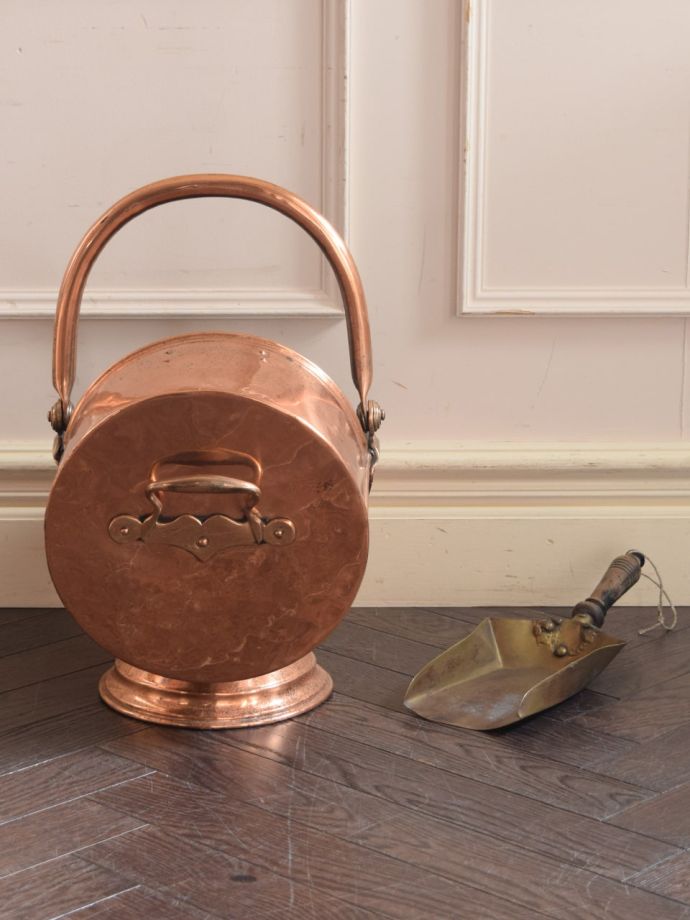 コールボックスの後ろ姿