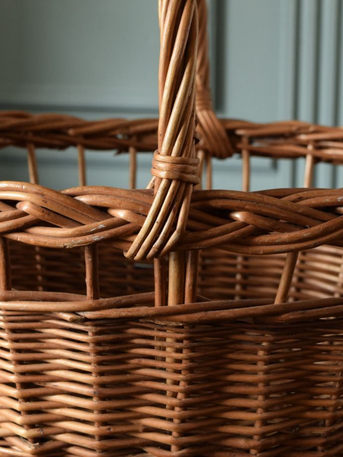 アンティークのバスケット