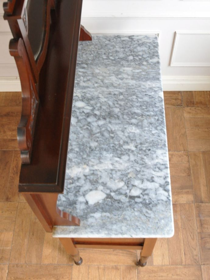 ウォッシュスタンドの天板