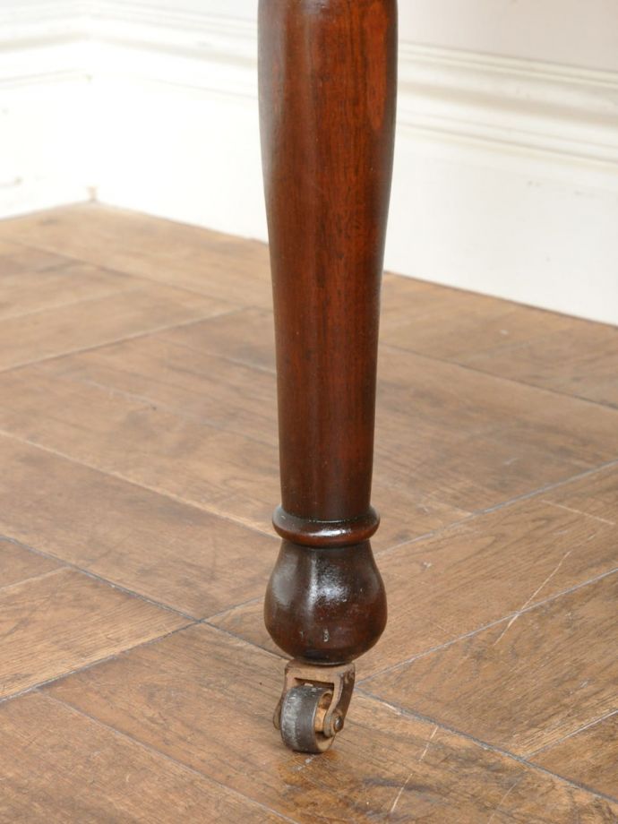 アンティーク家具の脚