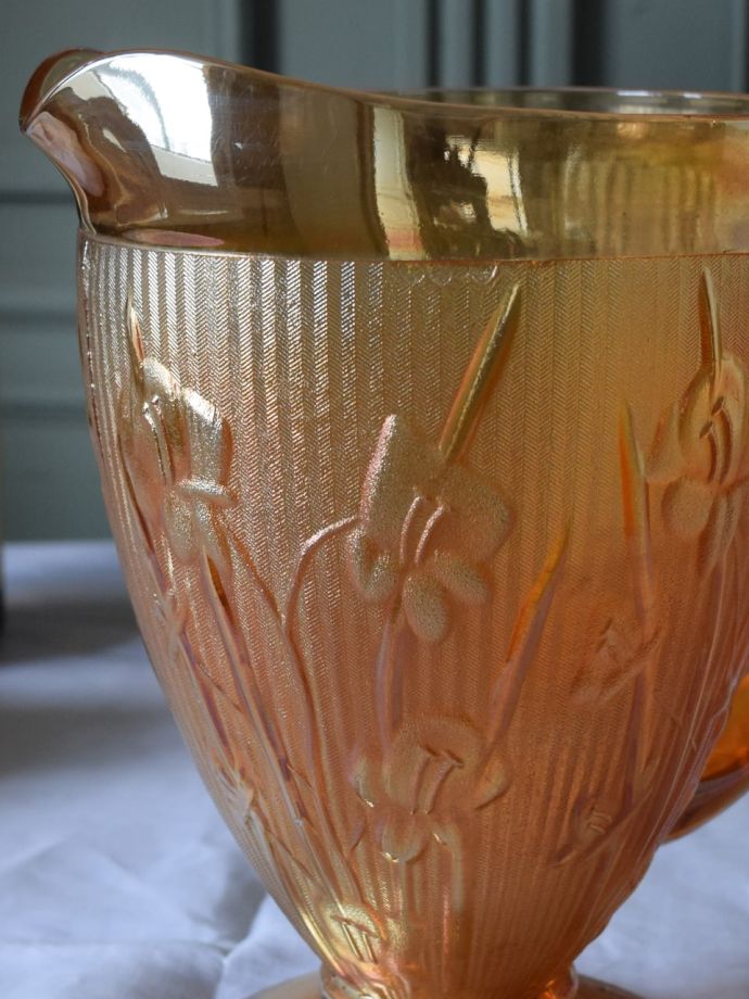 アンティークガラスのウォータージャグ