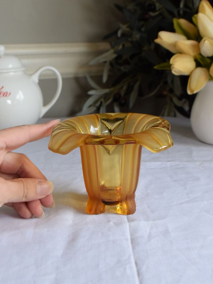 アンティークのフラワーベース